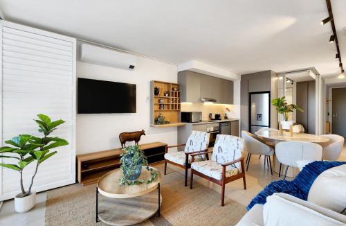 Green Point Apartment | The Braemar Green Point two bed, two bath, parking