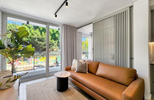 Green Point Apartment | The Braemar - The Blom Collection