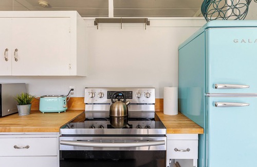 Kenwood Cottage | The Carriage House Sonoma Hot Tub Vineyard Views Complimentary Bottle