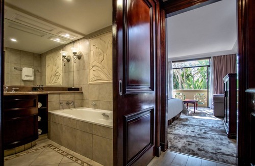 Sun City Hotel | The Cascades Hotel at Sun City Resort