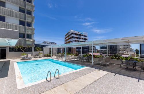 Three Anchor Bay Apartment | The Centurion 606