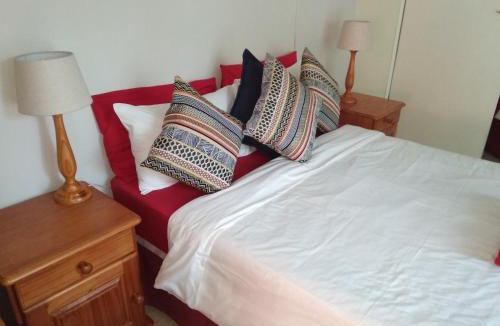 Die Hoewes Bed & Breakfast | The Clifton Room's