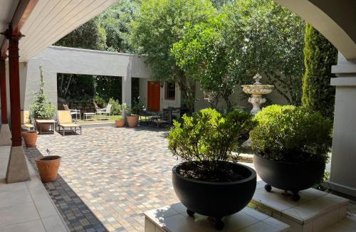 Nottingham Road House | The Courtyard at La Loggia