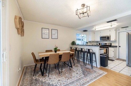 South Natomas House | The Cozy Sac-Pool/large yard & attractions nearby