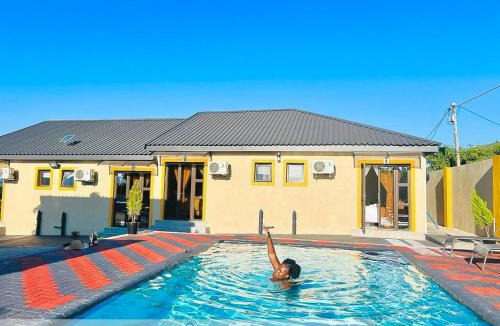 Nkowankowa House | The Curve Suite Guest House