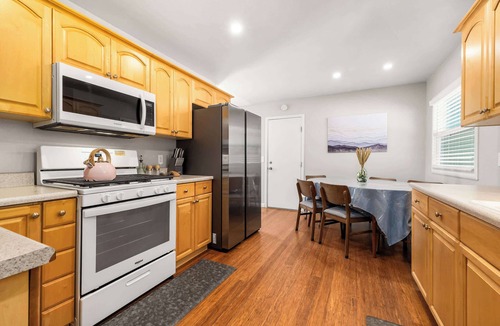 Eastside Santa Cruz House | The Eastman - Cutest House - Walk to the Beach!
