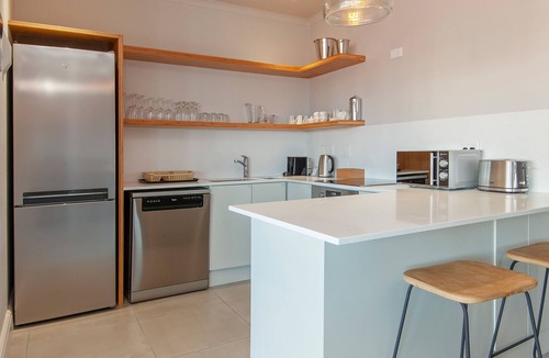Hermanus City-Centre Bed & Breakfast | The Gallery Studios