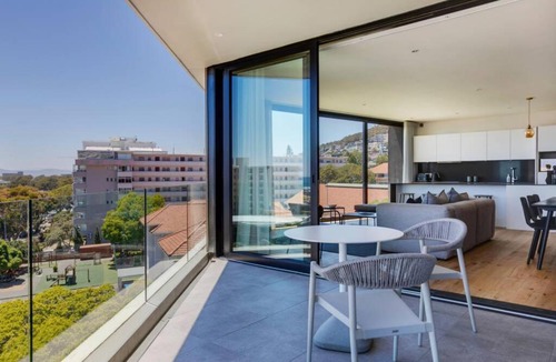 Three Anchor Bay Apartment | The Glengariff 603
