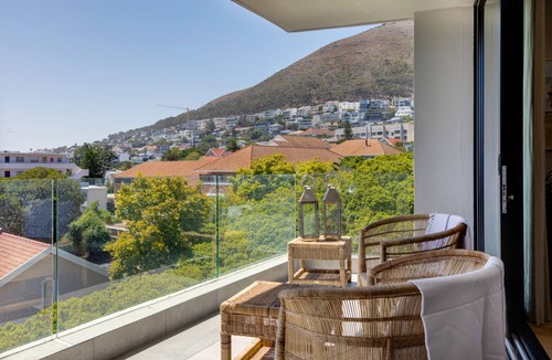 Three Anchor Bay House | THE GLENGARIFF - 707