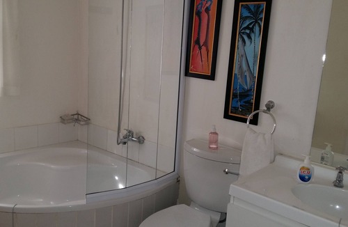 UPhongolo House | The Guest House Pongola