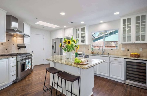 Napa House | The Harvard House: Napa, Hot Tub + Detached Studio