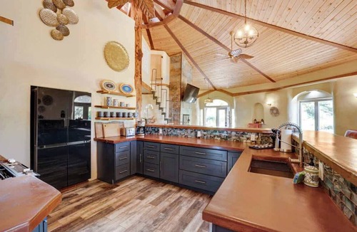 Benbow House | The Hobbit House: Avenue of The Giants Adventure!