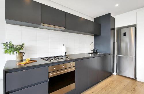 Kareeberg Apartment | The Honeycomb on S 2 Bedroom Modern, Secure, Central Apartment