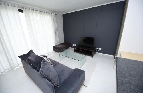 Century City Apartment | The Island Club Apartment