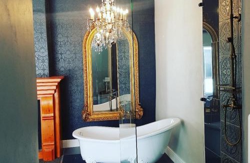 Burgersdorp Hotel | The Kingsman boutique Hotel