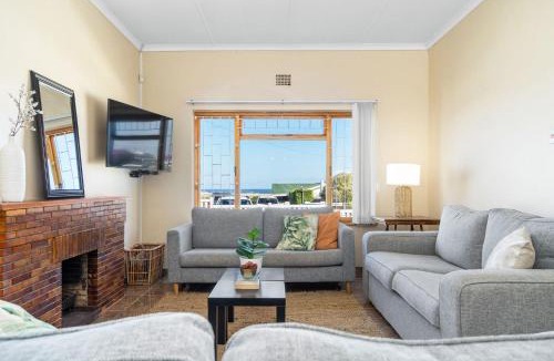 Kleinmond House | The Kleinmond Cottage by Host Agents