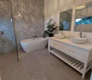 Hluhluwe Villa | The Lake House