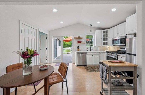 Kenwood House | The Laurel - Kenwood Wine Country Escape