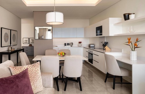 Sandown Apartment | The Leonardo