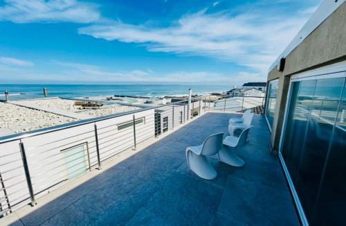 Bloubergstrand House | The Lighthouse - Beachfront
