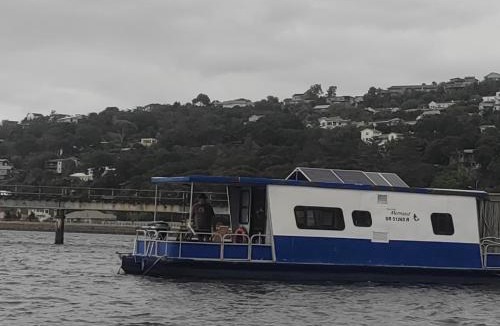 Knysna Boat Rental | The Little Mermaid Knysna houseboat