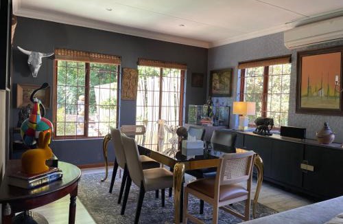 Greater Johannesburg Metropolitan Area Apartment | The Little Mongrel Deluxe Space Bryanston