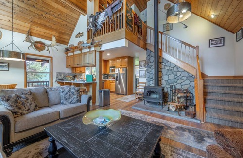 Serene Lakes Cabin | The Lodge: Comfort&Hospitality AC/4bdrm/10 beds/beach