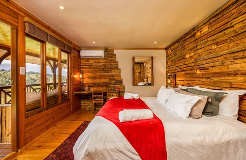 Stellenbosch House | The Log Cabin