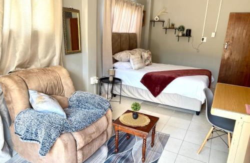 Grahamstown House | The Nest- on Knowling Street