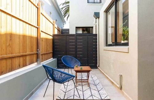 Sea Point Apartment | The Palm Flats Seaside Bliss 300m from Sea