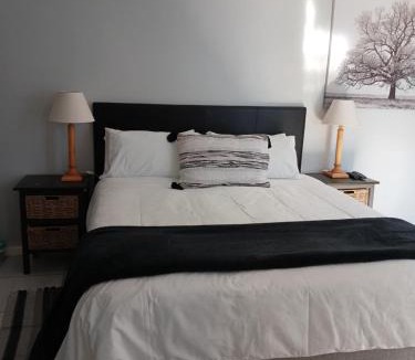 Pinelands Apartment | The Palm in Pinelands