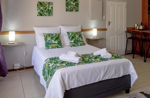 Fichardt Park House | The Palms Overnight Accommodation