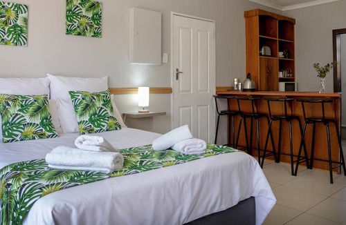 Fichardt Park House | The Palms Overnight Accommodation
