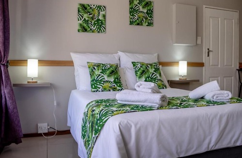 Fichardt Park House | The Palms Overnight Accommodation