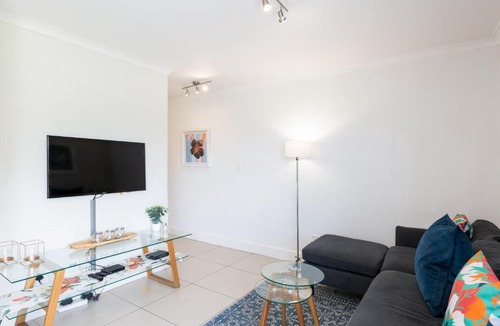 Observatory Apartment | The Paragon Urbane CENTRALLY LOCATED, MODERN COMFORTS