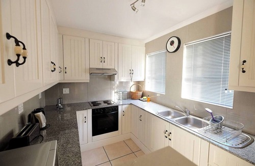 Langebaan House | The Pelican - Stunning 3-Bedroom Holiday Home in Langebaan