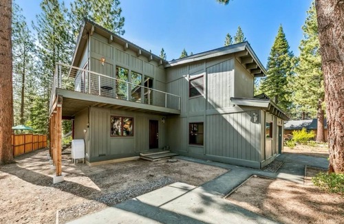 Pioneer Trail House | The Pine Valley Retreat | Modern Comfort & Forest