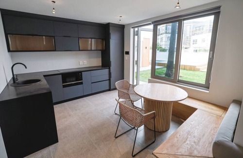 Sunset Beach Apartment | The Pool-Suite @ Oocean 9