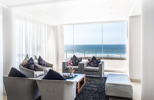 Tinley Manor House | The residence on Sea View
