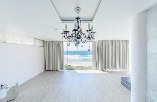 Tinley Manor House | The residence on sea view