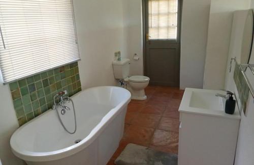 Curry's Post Cabin | The Retreat Country Lodge
