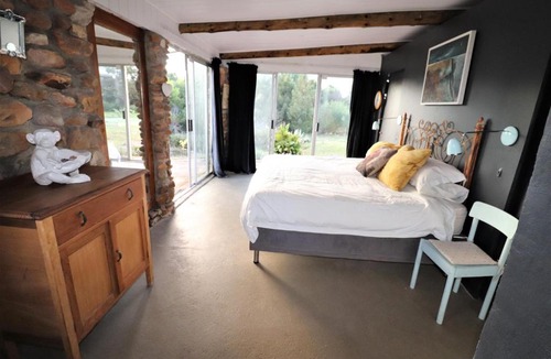 Napier House | The Riverstone - Romantic Hideaway by the River - loadshedding free!