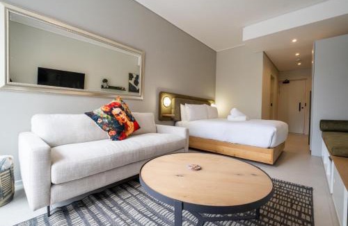 Bo'Kaap Apartment | The Rose 104: Modern Studio in Heart of the City