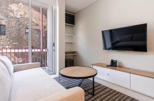 Bo'Kaap Apartment | The Rose 105: Studio Apartment with Rooftop Pool