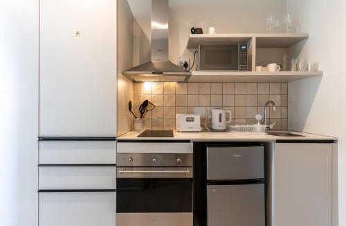 Bo'Kaap Apartment | The Rose 107: Modern Corner Unit with Balcony ~