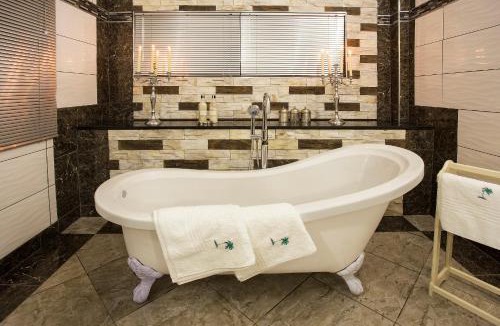 Ohrigstad Bed & Breakfast | The Royal Palm B&B