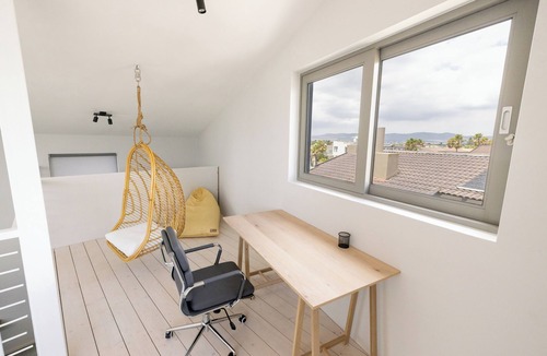 Sunset Beach Apartment | The Sea-View Lodge @ Ocean 9