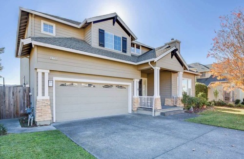 Skyhawk Commmunity House | The Solterra | Wine Country 5BR, Views, EV, Games
