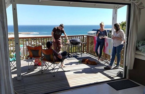 Cape Peninsula House | The sound of the ocean is audible for this great getaway home