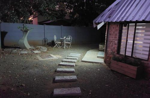 Langenhoven Park Apartment | The Spare Room Cottage - cosy and private